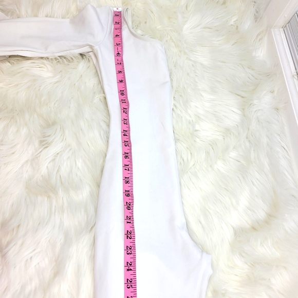 Capezio women M white unitard leotardone piece long sleeve scoop neck - Picture 2 of 4